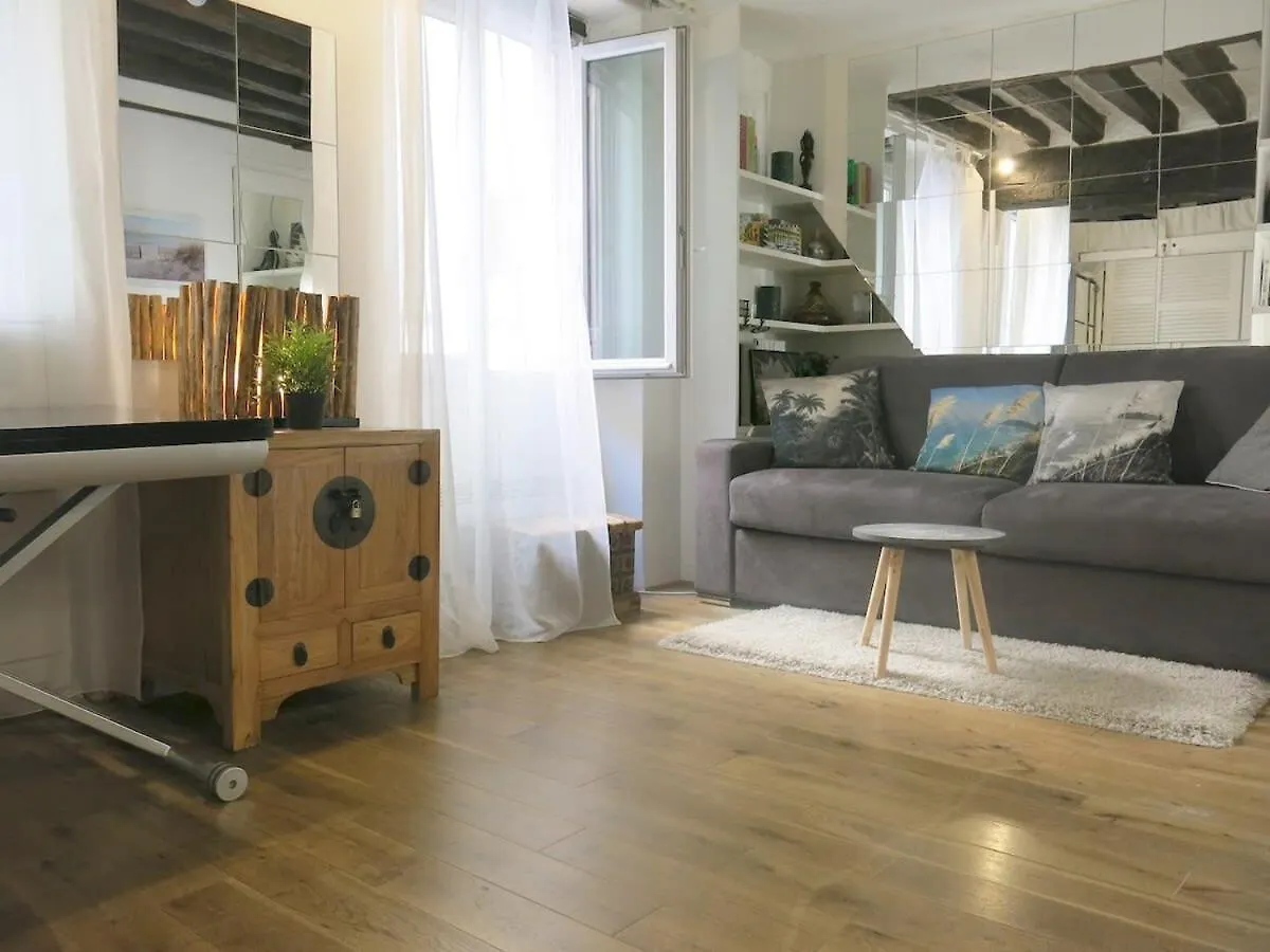 Apartment Studio Marais Charlot Citycosy Paris