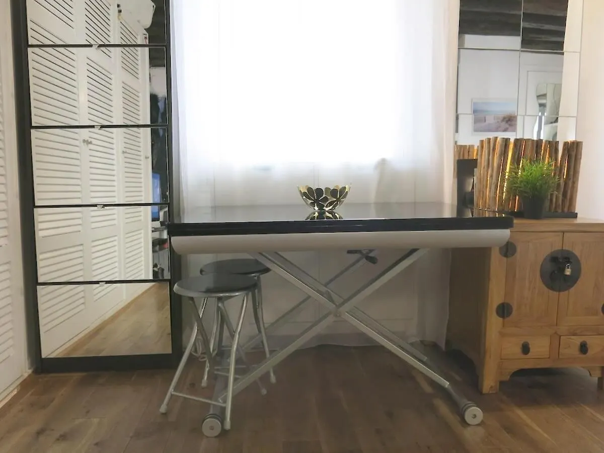 Studio Marais Charlot Citycosy Paris